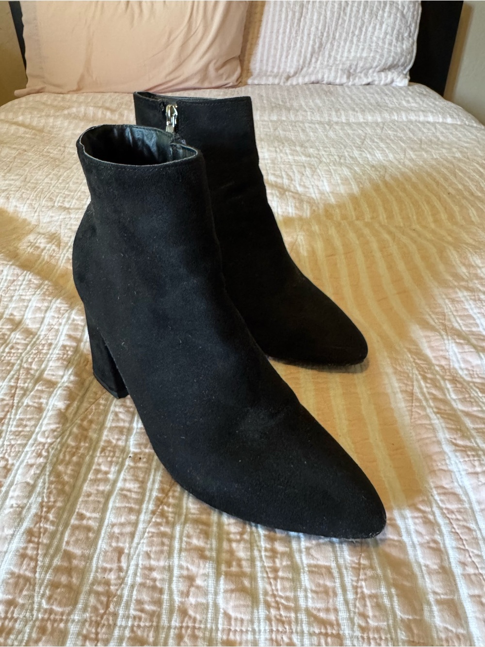 Forever 21 Women's Black Suede Pointed-Toe Ankle Boots